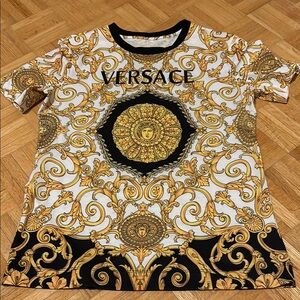 Versace Baroque Print T-Shirt. NWOT